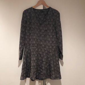 Club Monaco black print flare dress w pockets!!